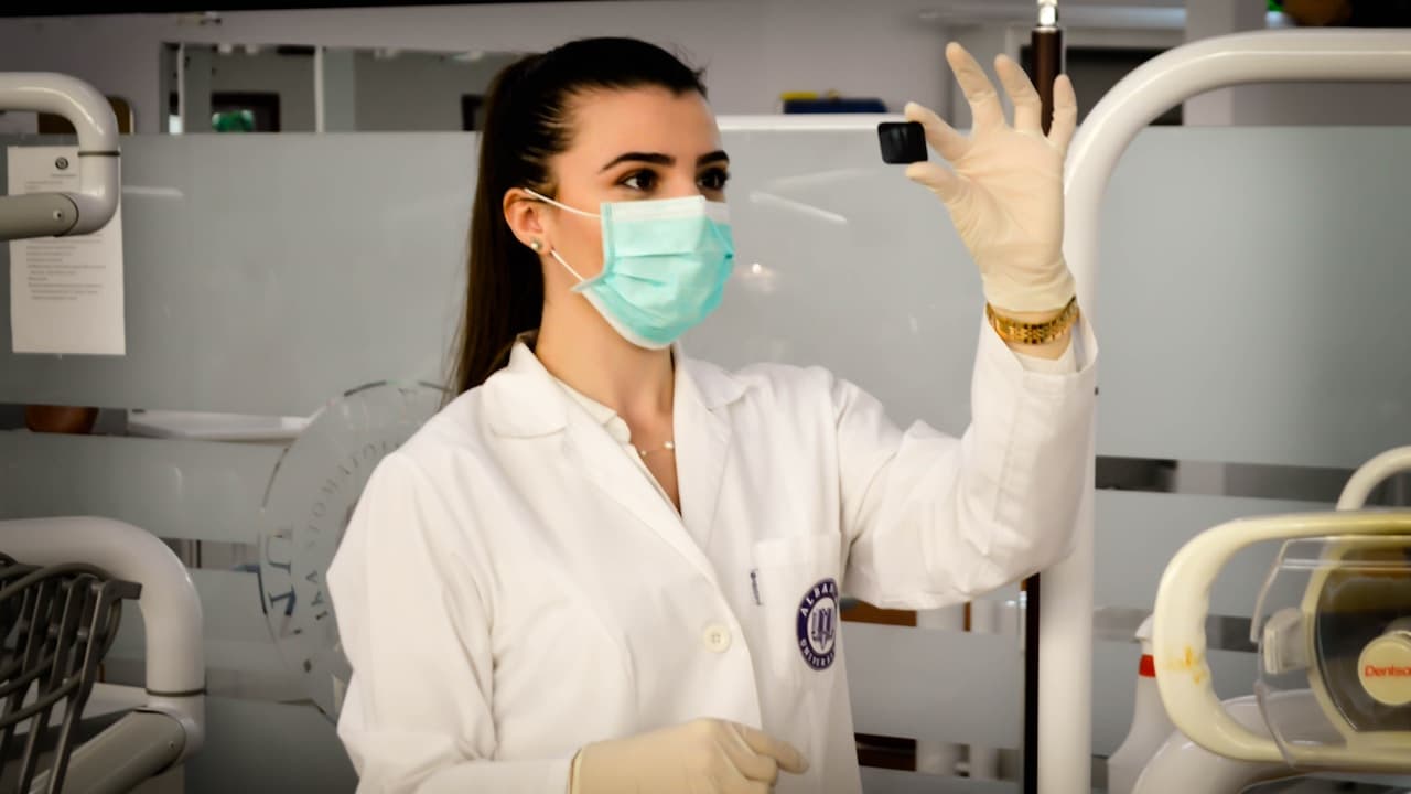 Finding an English-Speaking Gynecologist in Puerto Vallarta: A Guide for Expats